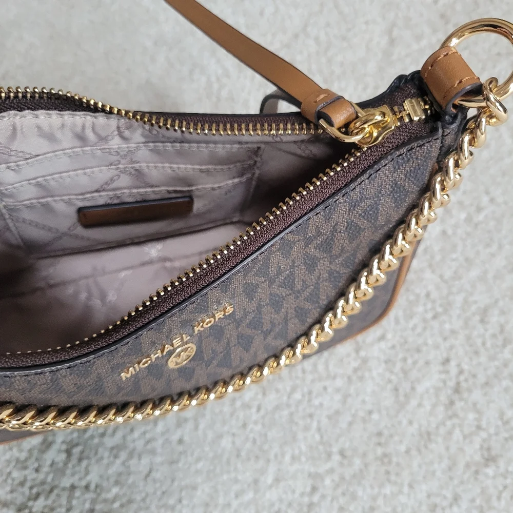 NWOT Michael Kors Monogram Jet Set Charm Small Logo Pochette